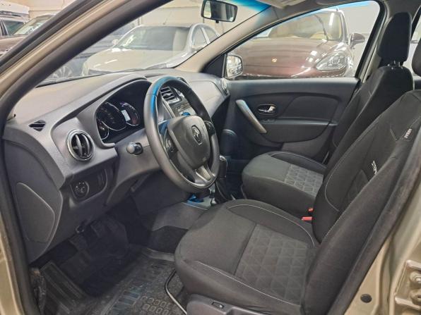 Renault Sandero II с пробегом 2015 года, цена 920 000 рублей, 77127 км, хэтчбек, Автокод Объявления
