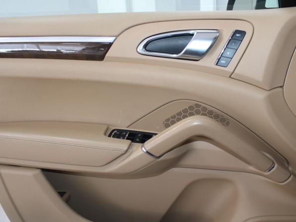 Porsche Cayenne II (958) с пробегом 2011 года, цена 2 099 900 рублей, 150112 км, внедорожник, Автокод Объявления