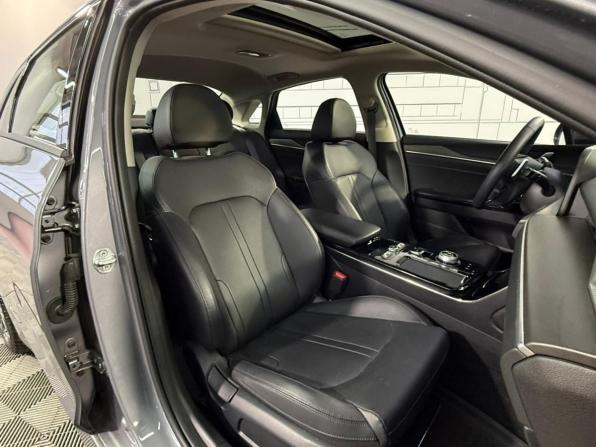 Kia K5 III с пробегом 2024 года, цена 3 450 000 рублей, 48083 км, седан, Автокод Объявления