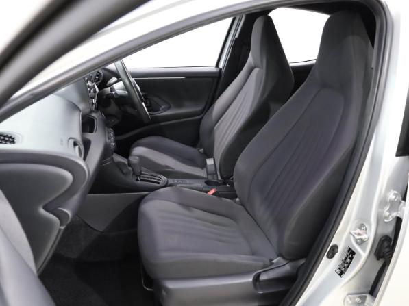 Toyota Yaris IV с пробегом 2020 года, цена 1 279 000 рублей, 80496 км, хэтчбек, Автокод Объявления