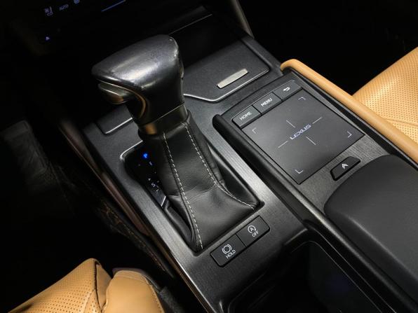 Lexus ES VII с пробегом 2018 года, цена 3 550 000 рублей, 148736 км, седан, Автокод Объявления