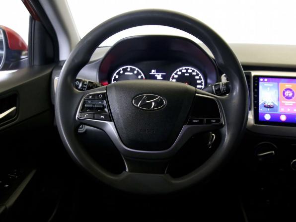 Hyundai Solaris II Рестайлинг с пробегом 2021 года, цена 1 445 000 рублей, 119041 км, седан, Автокод Объявления