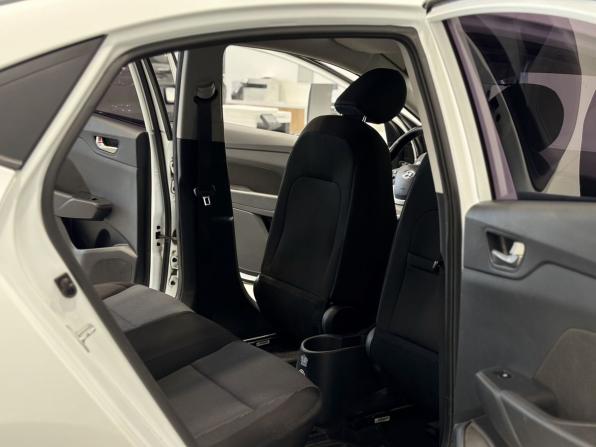 Hyundai Solaris II с пробегом 2019 года, цена 1 295 000 рублей, 105060 км, седан, Автокод Объявления