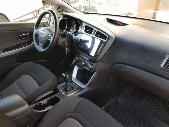 Kia Ceed II с пробегом 2013 года, цена 995 000 рублей, 210000 км, универсал, Автокод Объявления
