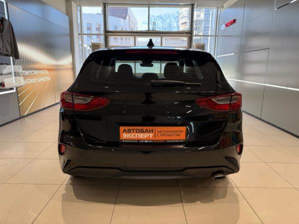 Kia Ceed III Рестайлинг с пробегом 2022 года, цена 2 089 000 рублей, 75000 км, хэтчбек, Автокод Объявления