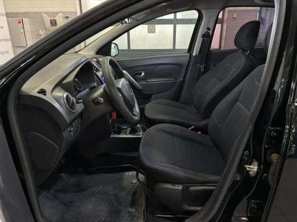 Renault Logan II с пробегом 2017 года, цена 589 000 рублей, 189000 км, седан, Автокод Объявления