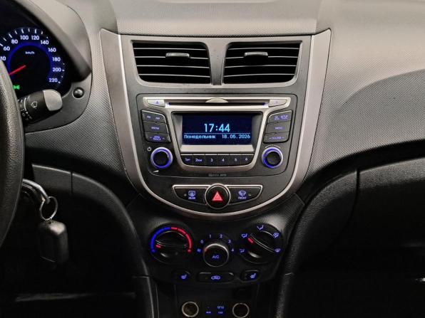 Hyundai Solaris I Рестайлинг с пробегом 2014 года, цена 725 000 рублей, 203302 км, седан, Автокод Объявления