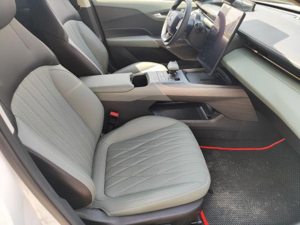 Changan Lamore с пробегом 2024 года, цена 2 010 000 рублей, 12373 км, седан, Автокод Объявления
