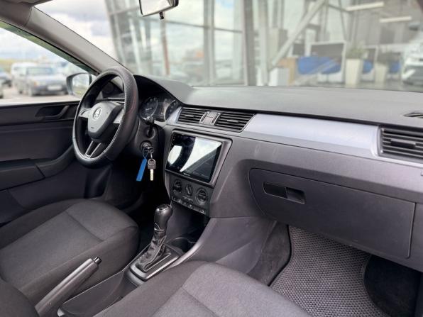 Skoda Rapid I с пробегом 2016 года, цена 1 045 000 рублей, 155900 км, лифтбек, Автокод Объявления