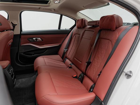 BMW 3 серии VII (G2x) Рестайлинг 2 с пробегом 2025 года, цена 5 950 000 рублей, 2280 км, седан, Автокод Объявления