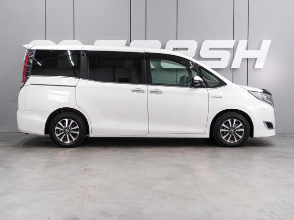 Toyota Esquire I Рестайлинг с пробегом 2018 года, цена 2 499 000 рублей, 85793 км, минивэн, Автокод Объявления