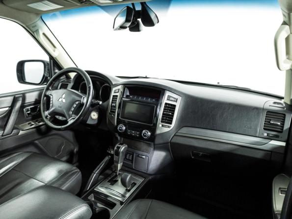 Mitsubishi Pajero IV Рестайлинг 2 с пробегом 2017 года, цена 2 199 777 рублей, 262395 км, внедорожник, Автокод Объявления