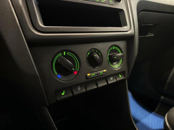Skoda Rapid I с пробегом 2015 года, цена 750 000 рублей, 160137 км, лифтбек, Автокод Объявления