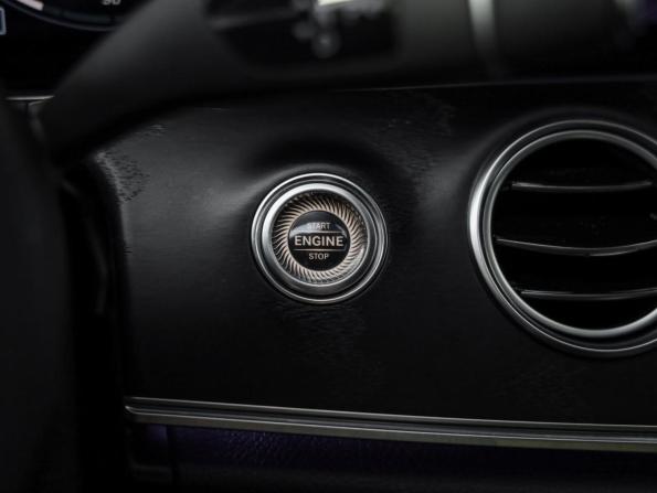 Mercedes-Benz E-Класс V (W213 S213 C238) Рестайлинг с пробегом 2021 года, цена 4 449 000 рублей, 87878 км, седан, Автокод Объявления