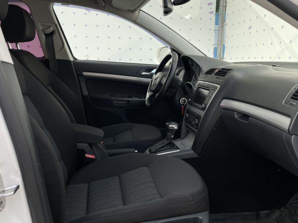 Skoda Octavia II (A5) Рестайлинг с пробегом 2013 года, цена 895 000 рублей, 167500 км, лифтбек, Автокод Объявления