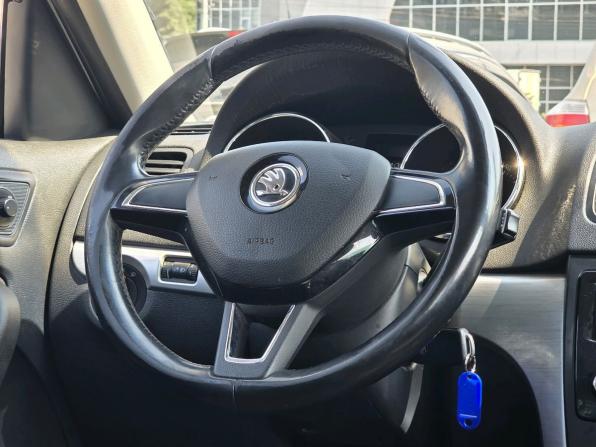 Skoda Yeti I Рестайлинг с пробегом 2015 года, цена 893 000 рублей, 187130 км, внедорожник, Автокод Объявления