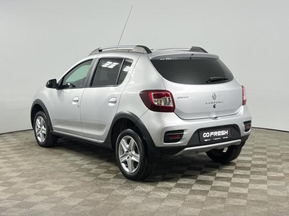 Renault Sandero II с пробегом 2015 года, цена 767 300 рублей, 142375 км, хэтчбек, Автокод Объявления