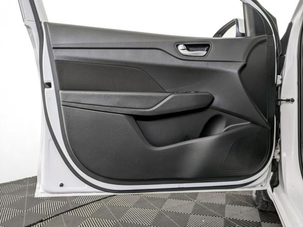 Hyundai Solaris II Рестайлинг с пробегом 2022 года, цена 1 640 000 рублей, 70359 км, седан, Автокод Объявления