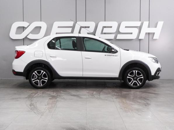 Renault Logan II Рестайлинг с пробегом 2022 года, цена 1 299 000 рублей, 49709 км, седан, Автокод Объявления