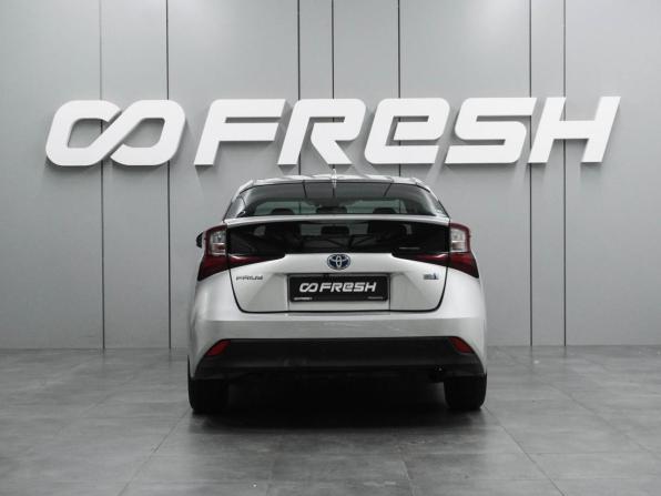 Toyota Prius IV (XW50) с пробегом 2019 года, цена 1 699 000 рублей, 111685 км, лифтбек, Автокод Объявления