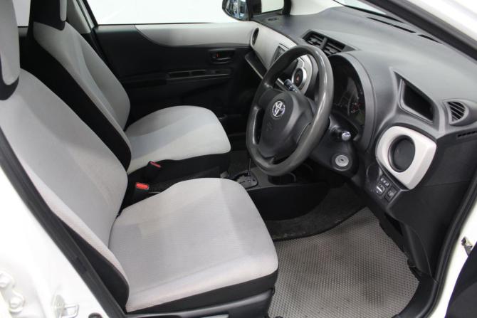 Toyota Vitz III (XP130) с пробегом 2011 года, цена 649 000 рублей, 210205 км, хэтчбек, Автокод Объявления