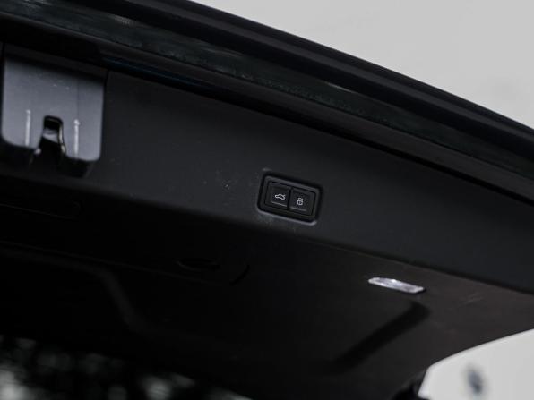 Audi Q6 с пробегом 2024 года, цена 8 347 000 рублей, 34260 км, внедорожник, Автокод Объявления