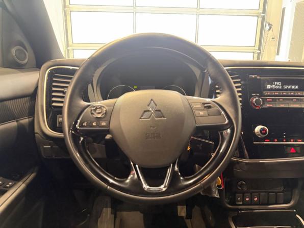 Mitsubishi Outlander III Рестайлинг 3 с пробегом 2021 года, цена 2 545 000 рублей, 81000 км, внедорожник, Автокод Объявления