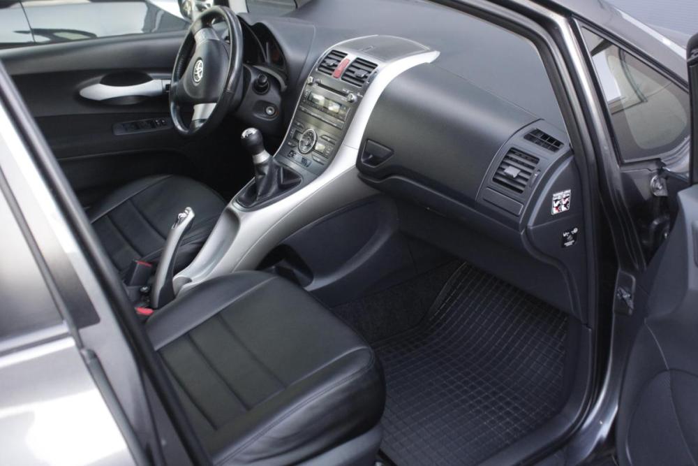 Toyota Auris I Брянск  - изображение 5