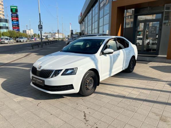 Skoda Octavia III (A7) Рестайлинг с пробегом 2017 года, цена 1 320 000 рублей, 135957 км, лифтбек, Автокод Объявления