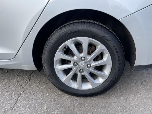 Hyundai Solaris II Рестайлинг с пробегом 2021 года, цена 1 362 000 рублей, 165482 км, седан, Автокод Объявления