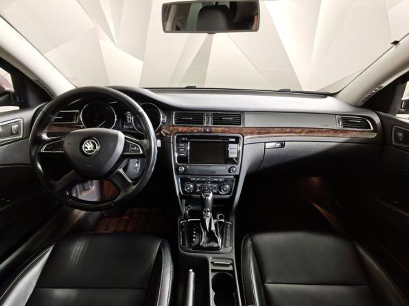 Skoda Superb II Рестайлинг с пробегом 2014 года, цена 915 000 рублей, 289748 км, лифтбек, Автокод Объявления