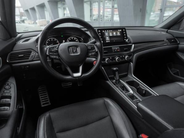 Honda Accord X с пробегом 2018 года, цена 1 875 000 рублей, 118835 км, седан, Автокод Объявления