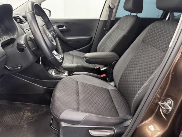 Volkswagen Polo V Рестайлинг с пробегом 2018 года, цена 1 620 000 рублей, 72192 км, седан, Автокод Объявления