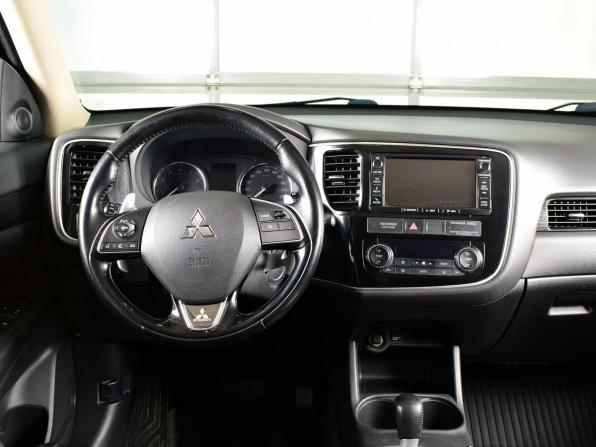 Mitsubishi Outlander III Рестайлинг 2 с пробегом 2016 года, цена 1 949 999 рублей, 156568 км, внедорожник, Автокод Объявления