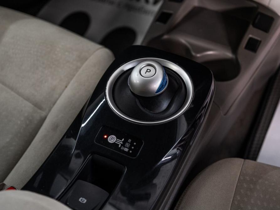 Nissan Leaf I (ZE0/AZE0) Иркутск  - изображение 14
