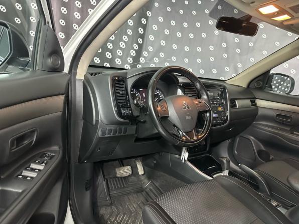 Mitsubishi Outlander III Рестайлинг 2 с пробегом 2017 года, цена 1 980 000 рублей, 116200 км, внедорожник, Автокод Объявления