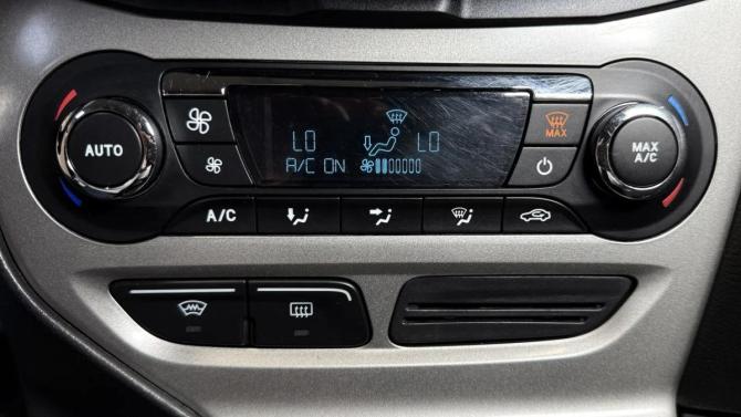 Ford Focus III с пробегом 2012 года, цена 590 000 рублей, 204800 км, хэтчбек, Автокод Объявления