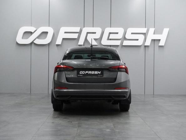 Skoda Rapid II с пробегом 2020 года, цена 1 379 000 рублей, 239215 км, лифтбек, Автокод Объявления