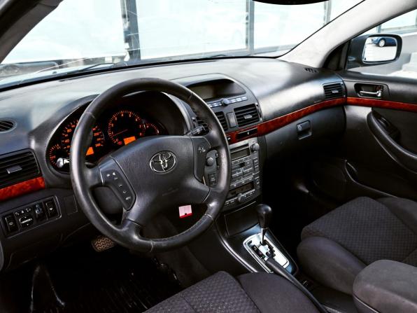 Toyota Avensis II с пробегом 2005 года, цена 749 000 рублей, 350229 км, лифтбек, Автокод Объявления