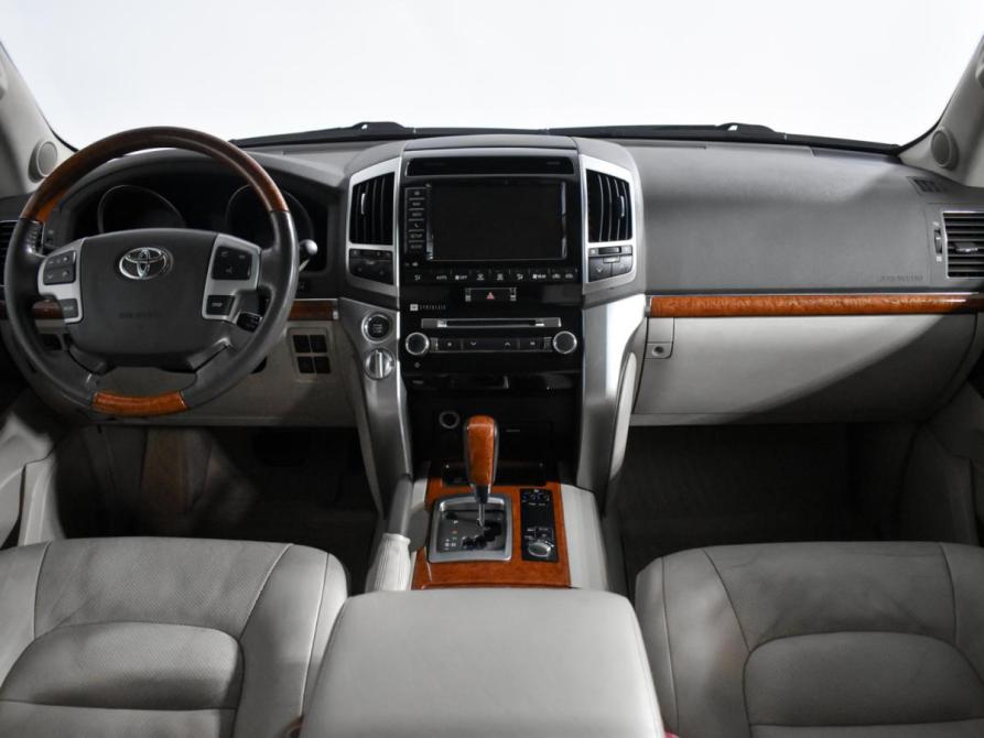 Toyota Land Cruiser 200 Series Рестайлинг 1 Санкт-Петербург  - изображение 18