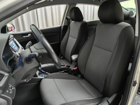 Hyundai Solaris II с пробегом 2019 года, цена 985 000 рублей, 240000 км, седан, Автокод Объявления