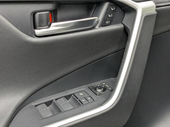 Toyota RAV4 V (XA50) с пробегом 2022 года, цена 3 890 000 рублей, 39291 км, внедорожник, Автокод Объявления
