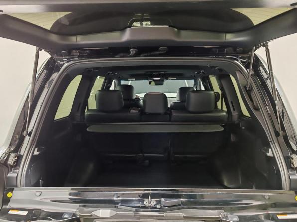Toyota Land Cruiser 200 Series Рестайлинг 2 с пробегом 2017 года, цена 5 849 000 рублей, 300215 км, внедорожник, Автокод Объявления