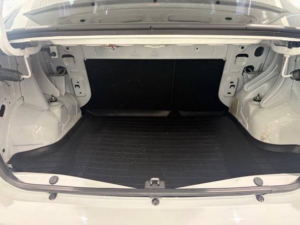 Renault Logan II Рестайлинг с пробегом 2019 года, цена 829 000 рублей, 59000 км, седан, Автокод Объявления