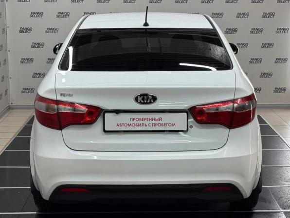 Kia Rio III Рестайлинг с пробегом 2015 года, цена 885 000 рублей, 98101 км, седан, Автокод Объявления