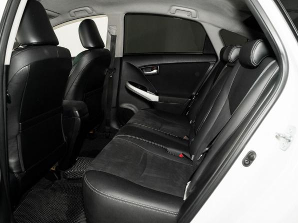 Toyota Prius III Рестайлинг (XW30) с пробегом 2013 года, цена 1 089 500 рублей, 223936 км, лифтбек, Автокод Объявления