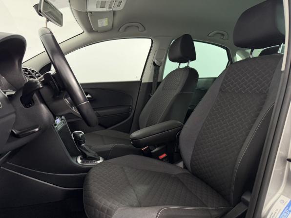 Volkswagen Polo V Рестайлинг с пробегом 2018 года, цена 1 590 000 рублей, 81682 км, седан, Автокод Объявления