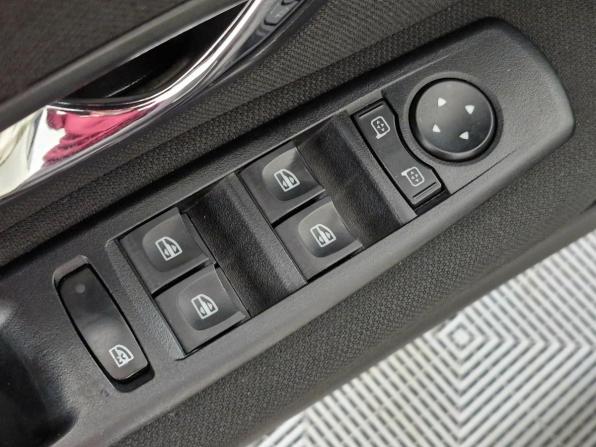 Renault Fluence I Рестайлинг с пробегом 2013 года, цена 699 000 рублей, 171867 км, седан, Автокод Объявления