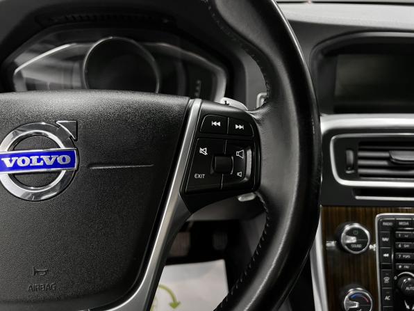 Volvo S60 II Рестайлинг с пробегом 2014 года, цена 1 345 000 рублей, 267206 км, седан, Автокод Объявления