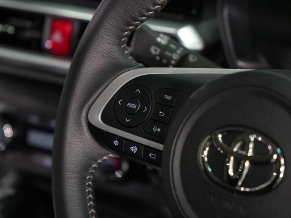 Toyota Raize I с пробегом 2021 года, цена 2 000 000 рублей, 39000 км, внедорожник, Автокод Объявления
